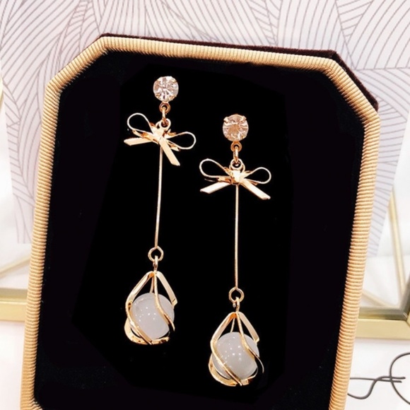 Jewelry - Cat Eye stone Dangle Earrings Bow Diamond Goldtone